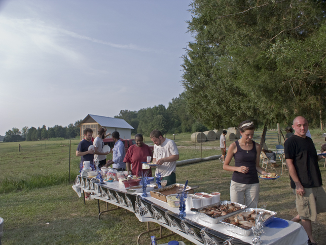 Opening celebration for $20K House VIII (Dave's House). Image: Rural Studio, Auburn University
