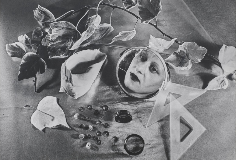Grete Stern. Autorretrato (Self-Portrait). 1943. Gelatin silver print, printed 1958, 8 11/16 x 11" (22 x 28 cm). Estate of Horacio Coppola, Buenos Aires. © 2015 Estate of Horacio Coppola