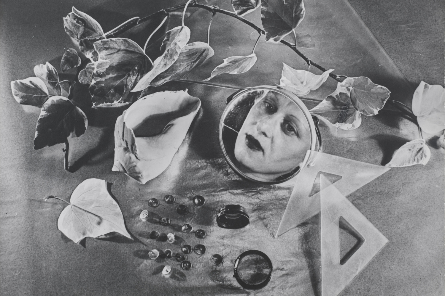 Grete Stern. Autorretrato (Self-Portrait). 1943. Gelatin silver print, printed 1958, 8 11/16 x 11" (22 x 28 cm). Estate of Horacio Coppola, Buenos Aires. © 2015 Estate of Horacio Coppola