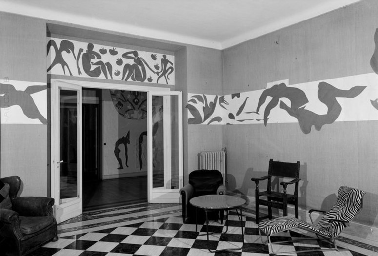 The Swimming Pool in Matisse’s dining room at the Hôtel Régina, Nice, 1953. Photo: Hélène Adant. © Centre Pompidou - MnamCci - Bibliothèque Kandinsky
