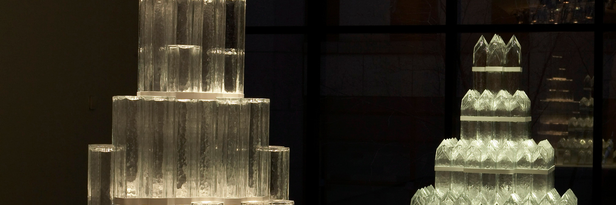 Josiah McElheny. The Alpine Cathedral and the City-Crown, 2007. Installation of glass, metal, wood, Plexiglas, colored electric lights, 14′ × 8′ × 9′ 9″. Courtesy of the artist and Andrea Rosen Gallery, New York, and Donald Young Gallery, Chicago. Photo: Robin Holland