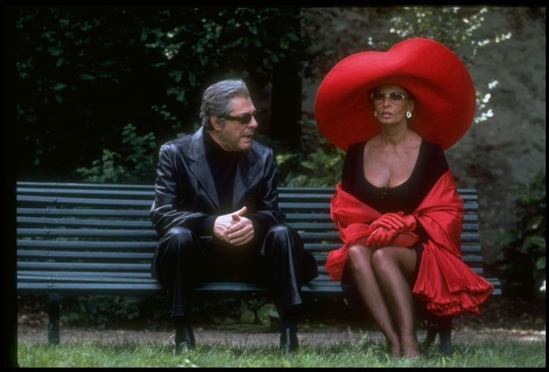 Prêt-à-Porter (Ready to Wear). 1994. Directed by Robert Altman. Courtesy Miramax/Park Circus