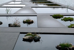 Detail of Water Garden, Bordeaux Botanical Garden. La Bastide, Bordeaux, France. 2000–02. Catherine Mosbach, Mosbach Paysagistes, Paris, France. Photo: C. Mosbach/Mosbach Paysagistes