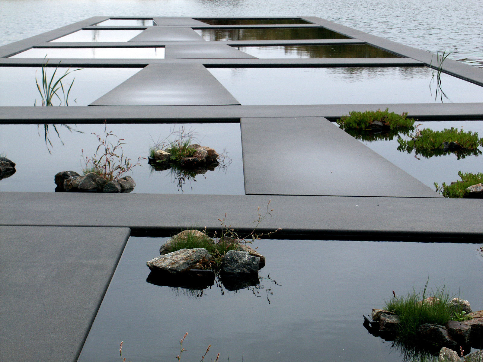 Detail of Water Garden, Bordeaux Botanical Garden. La Bastide, Bordeaux, France. 2000–02. Catherine Mosbach, Mosbach Paysagistes, Paris, France. Photo: C. Mosbach/Mosbach Paysagistes