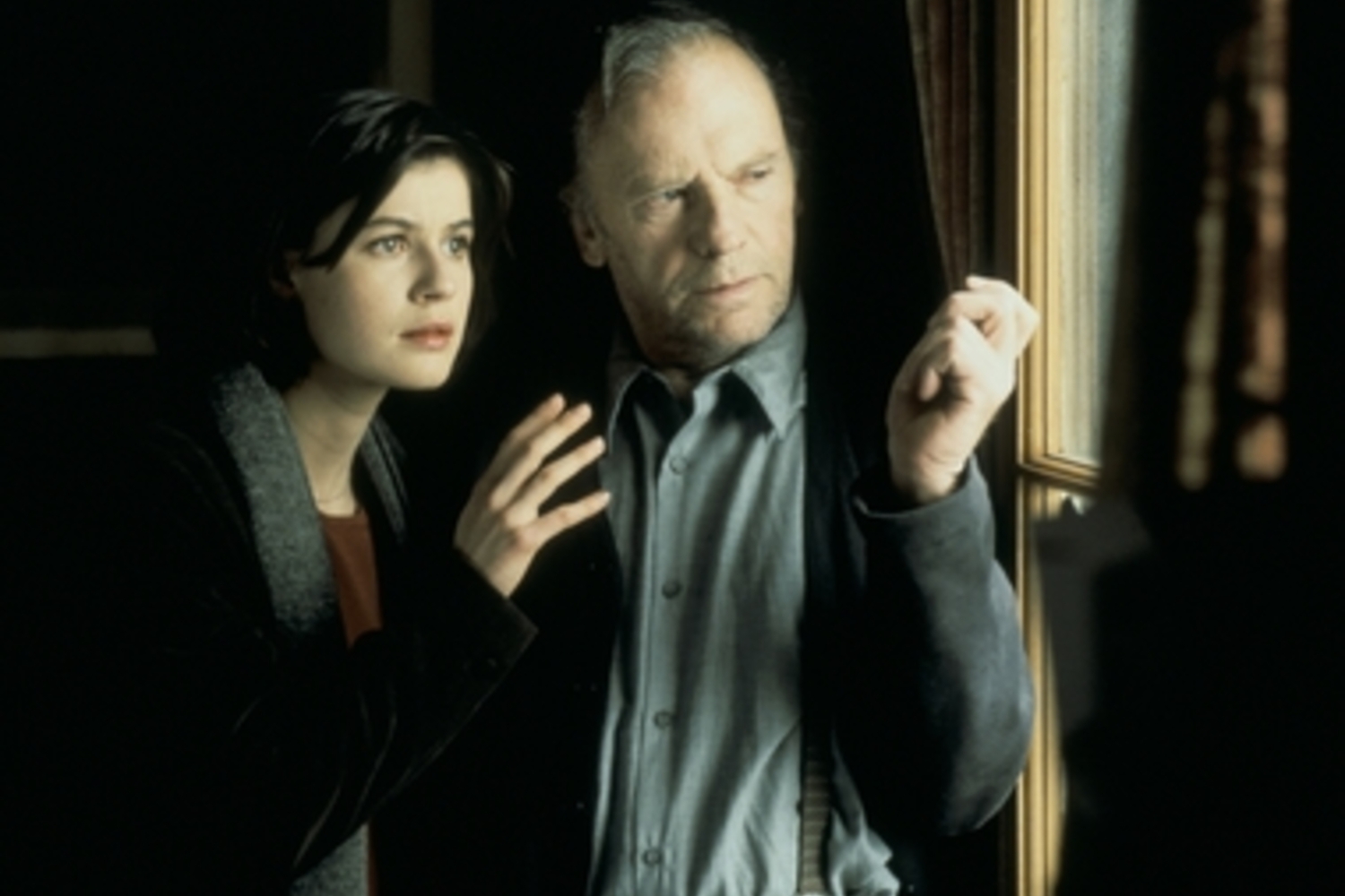 Kieslowski tells the parable but doesn't preach the lesson. Krzysztof Kieślowski Three Colors : Trois couleurs: Rouge (Three Colors: Red). 1994. Directed ...