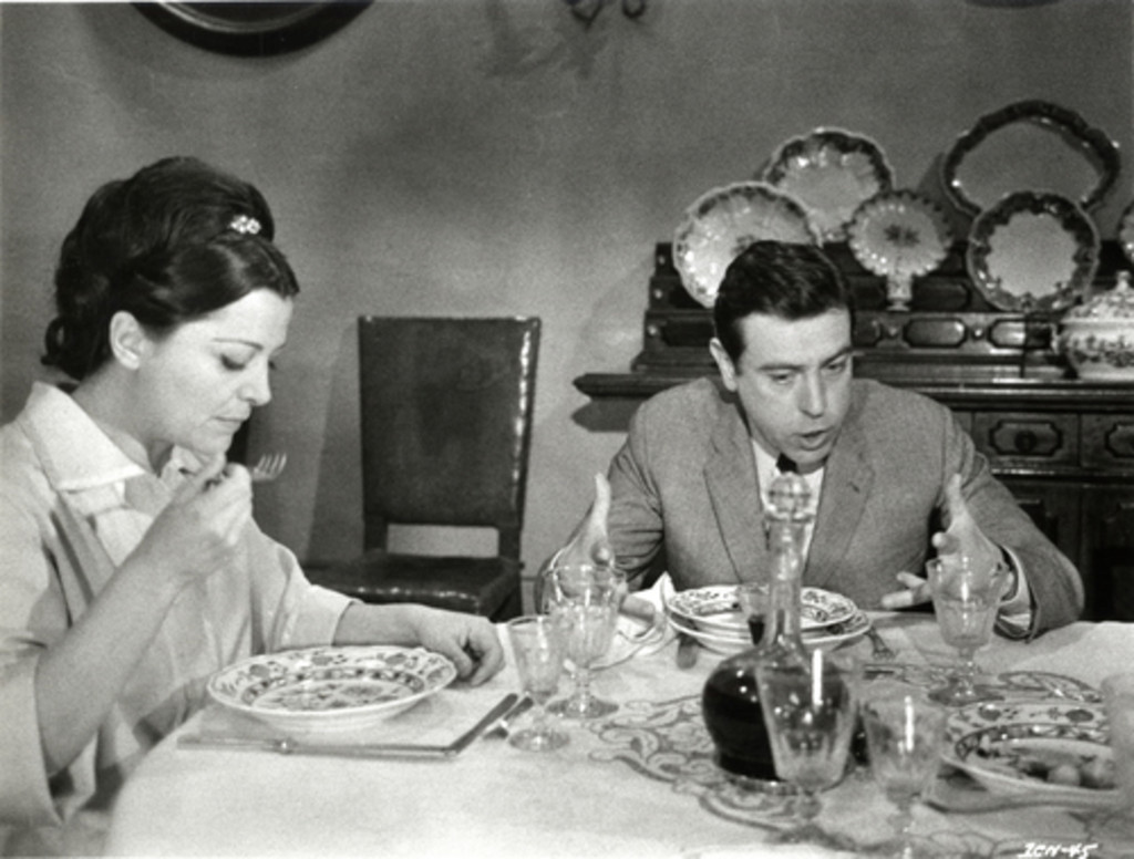 Risultati immagini per la cina è vicina film