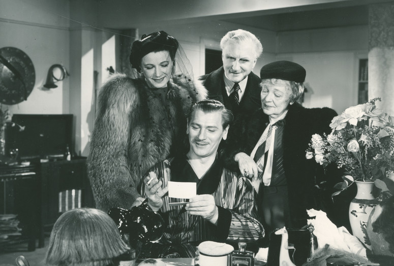 Royal Rabble. 1945. Sweden. Directed by Hasse Ekman. Courtesy Swedish Film Institute