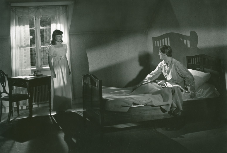 Wandering with the Moon. 1945. Sweden. Directed by Hasse Ekman. Courtesy Swedish Film Institute