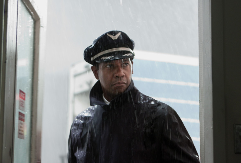 Flight. 2012. USA. Directed by Robert Zemeckis. Courtesy of Photofest