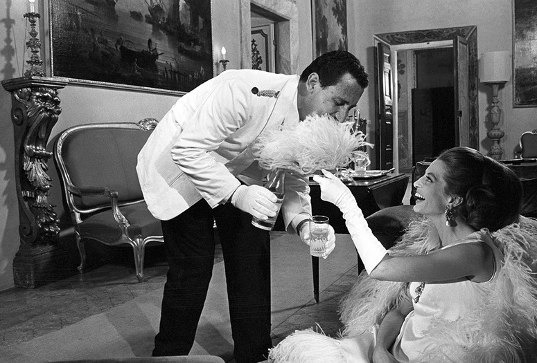 Fata Marta (The Queens, ep : Fata Marta). 1966. Italy. Directed by Antonio Pietrangeli. Courtesy Reporters Associati & Archivi srl - Roma