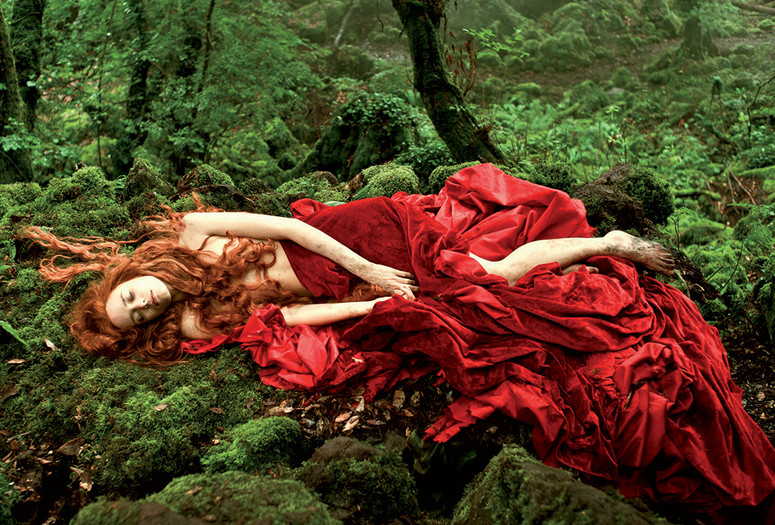Il Racconto dei Racconti (Tale of Tales). 2015. Italy. Directed by Matteo Garrone. With Salma Hayek, Vincent Cassel, Toby Jones. Courtesy RAI