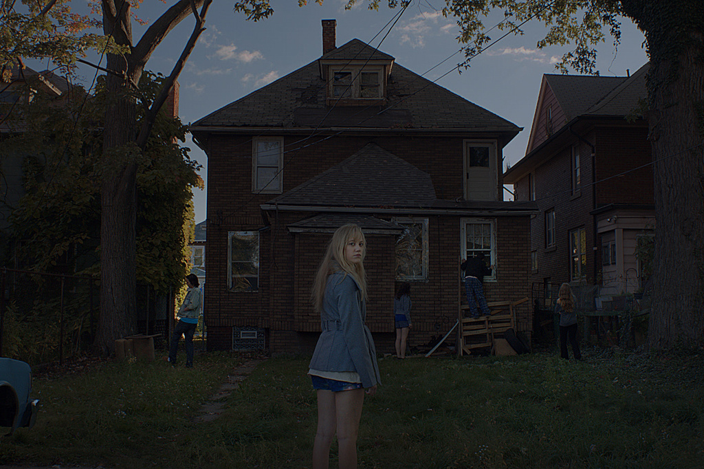 It Follows. 2015. USA. Directed by David Robert Mitchell. Courtesy of Radius-TWC