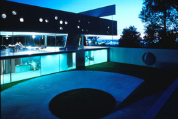 Rem Koolhaas and Office for Metropolitan Architecture. Maison à Bordeaux, France. 1998. Principal facade and courtyard. Photo: Hans Werlemann/Hectic Pictures