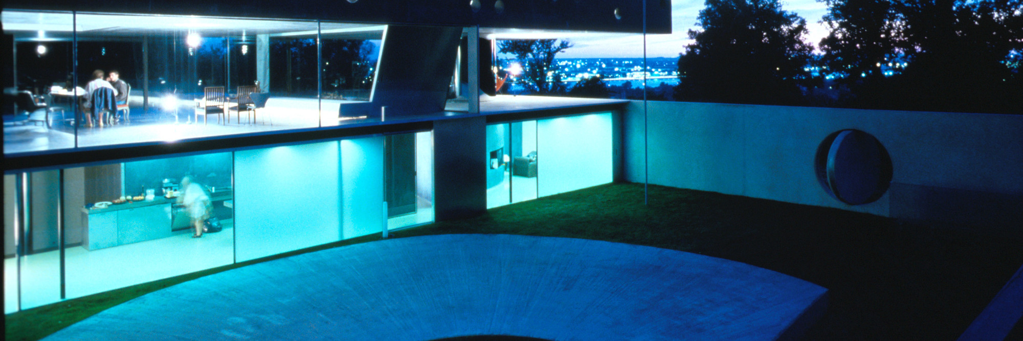 Rem Koolhaas and Office for Metropolitan Architecture. Maison à Bordeaux, France. 1998. Principal facade and courtyard. Photo: Hans Werlemann/Hectic Pictures