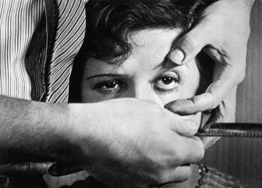 Un Chien andalou. 1929. France. Directed by Luis Buñuel