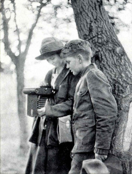 Cover detail, Kodakery: A Journal for Amateur Photographers 7, no. 9 (May 1920)