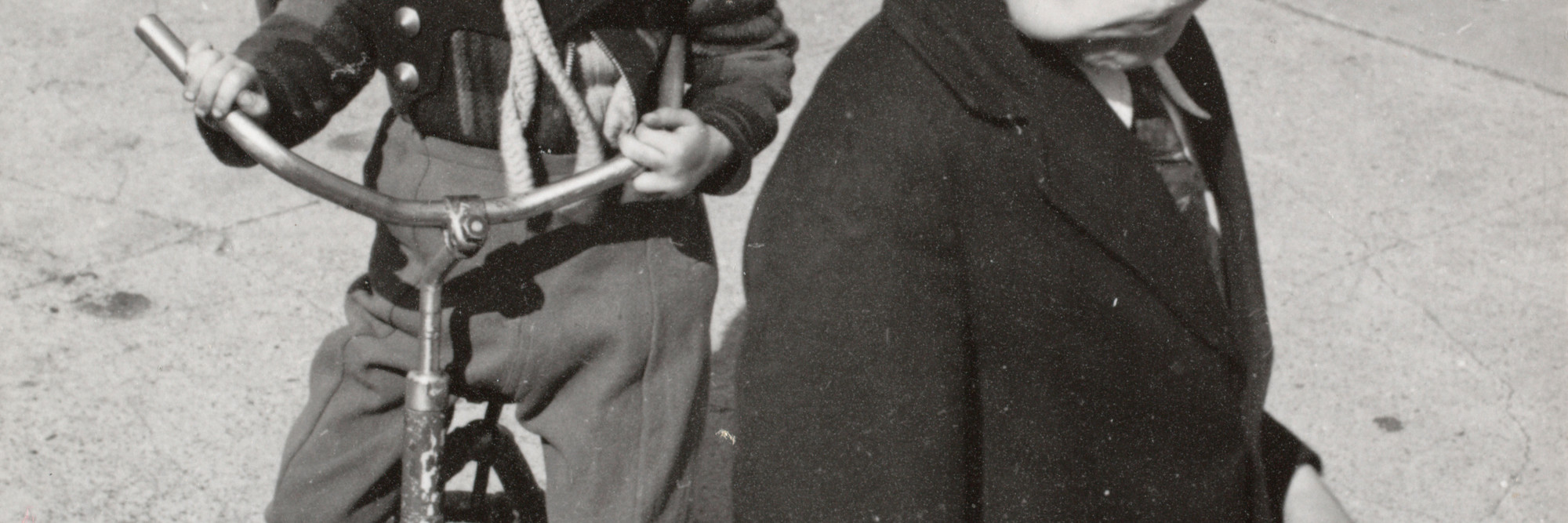 Rudy Burckhardt. Untitled, from the unique album An Afternoon in Astoria. 1940. Gelatin silver print, 3 9/16 × 3 1/16″ (9.1 × 7.8 cm). The Museum of Modern Art, New York. Gift of CameraWorks, Inc., and purchase. © The Estate of Rudolph Burckhardt
