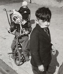 Rudy Burckhardt. Untitled, from the unique album An Afternoon in Astoria. 1940. Gelatin silver print, 3 9/16 × 3 1/16″ (9.1 × 7.8 cm). The Museum of Modern Art, New York. Gift of CameraWorks, Inc., and purchase. © The Estate of Rudolph Burckhardt
