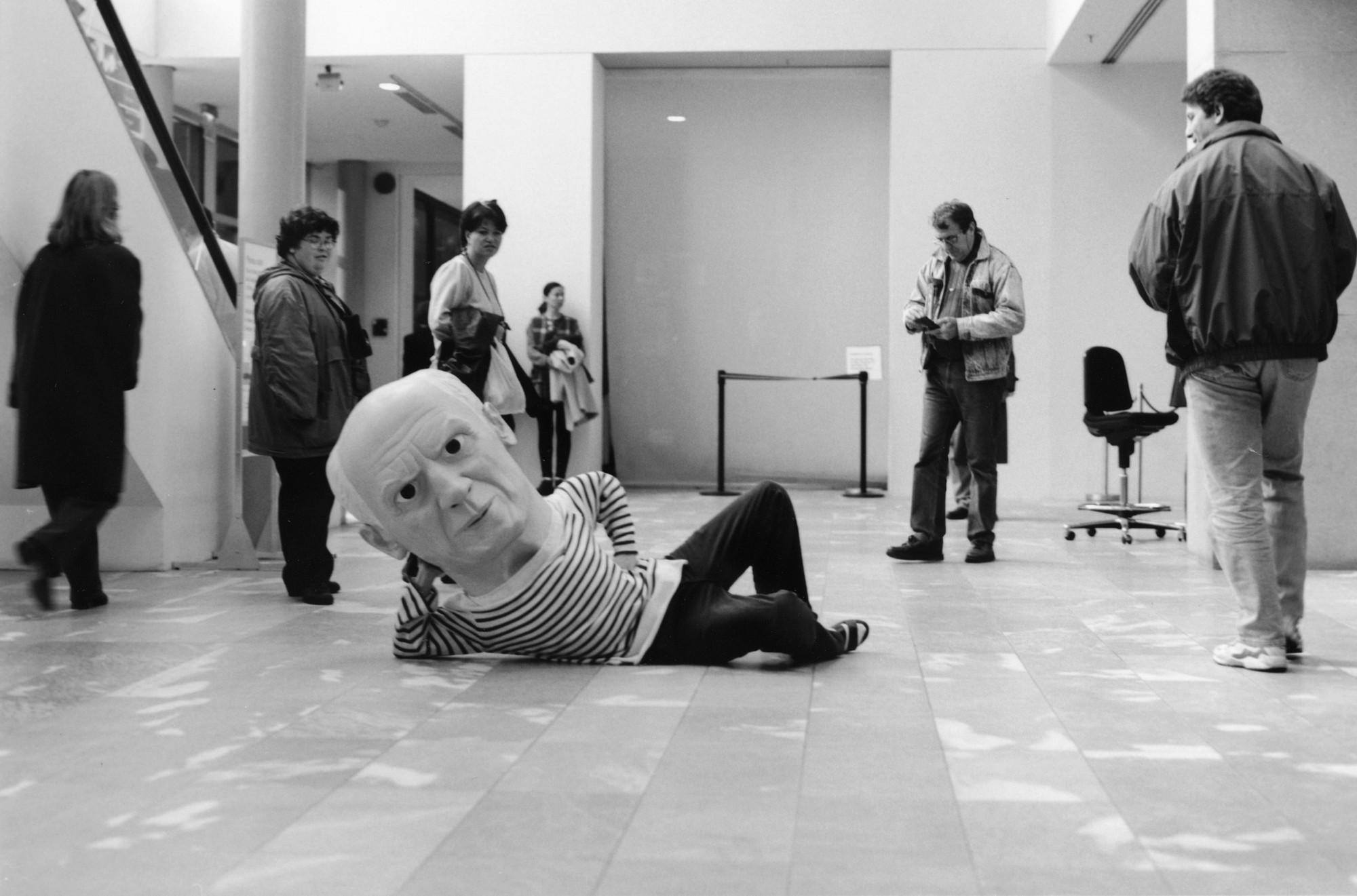 Resultado de imagen para maurizio cattelan