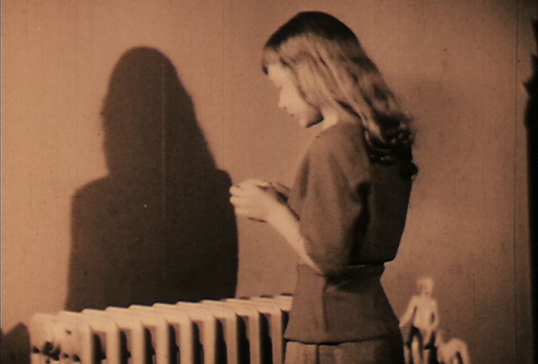 Bruce Conner. TAKE THE 5:10 TO DREAMLAND. 1977. 16mm film (sepia, sound). 5 min. © Bruce Conner 2016. Courtesy Conner Family Trust