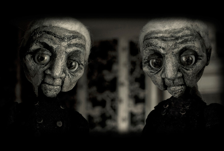 Les bessones del career de Potent (The Twin Girls of Sunset Street). 2010. Spain. Directed by Anna Solanas, Marc Riba