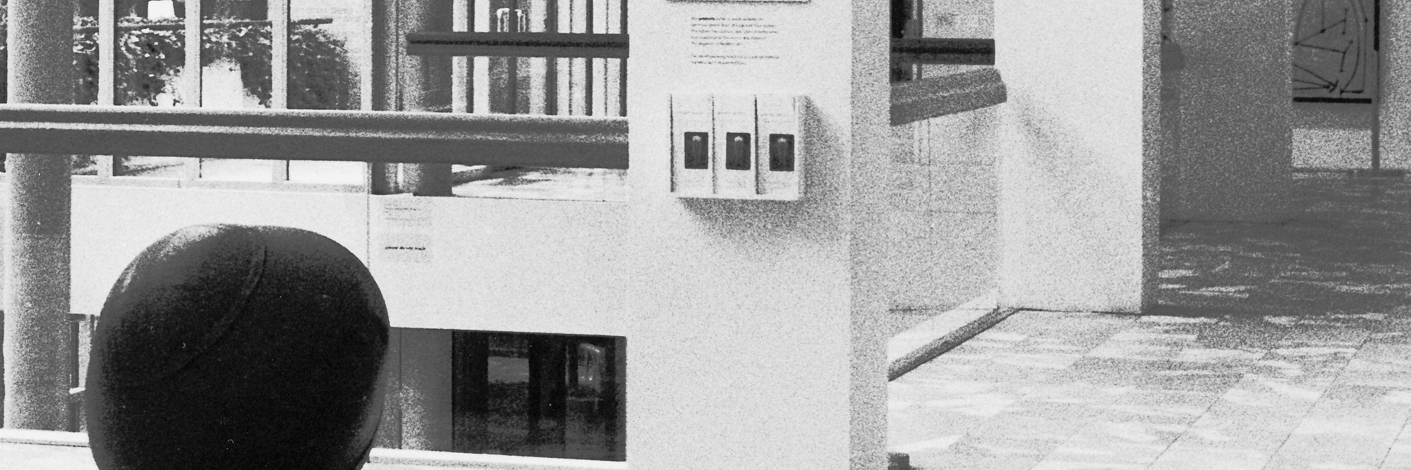 Gabriel Orozco. Naturaleza recuperada (Recaptured Nature). 1990. Vulcanized Rubber. Installation view of Projects 41: Gabriel Orozco at The Museum of Modern Art, New York. Photo: Mali Olatunji