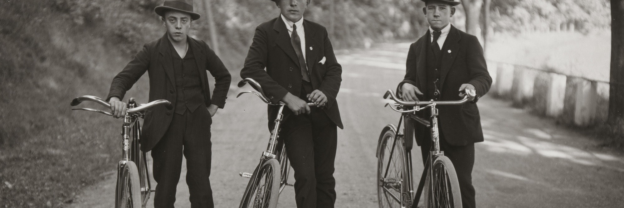 August Sander. Young Farmers. 1926. Gelatin silver print, 10 3/16 × 7 3/8″ (25.8 × 18.7 cm). Acquired through the generosity of the family of August Sander. © 2016 Die Photographische Sammlung/SK Stiftung Kultur - August Sander Archiv, Cologne/ARS, NY