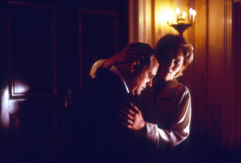 Nixon. 1995. USA. Directed by Oliver Stone. Courtesy Photofest