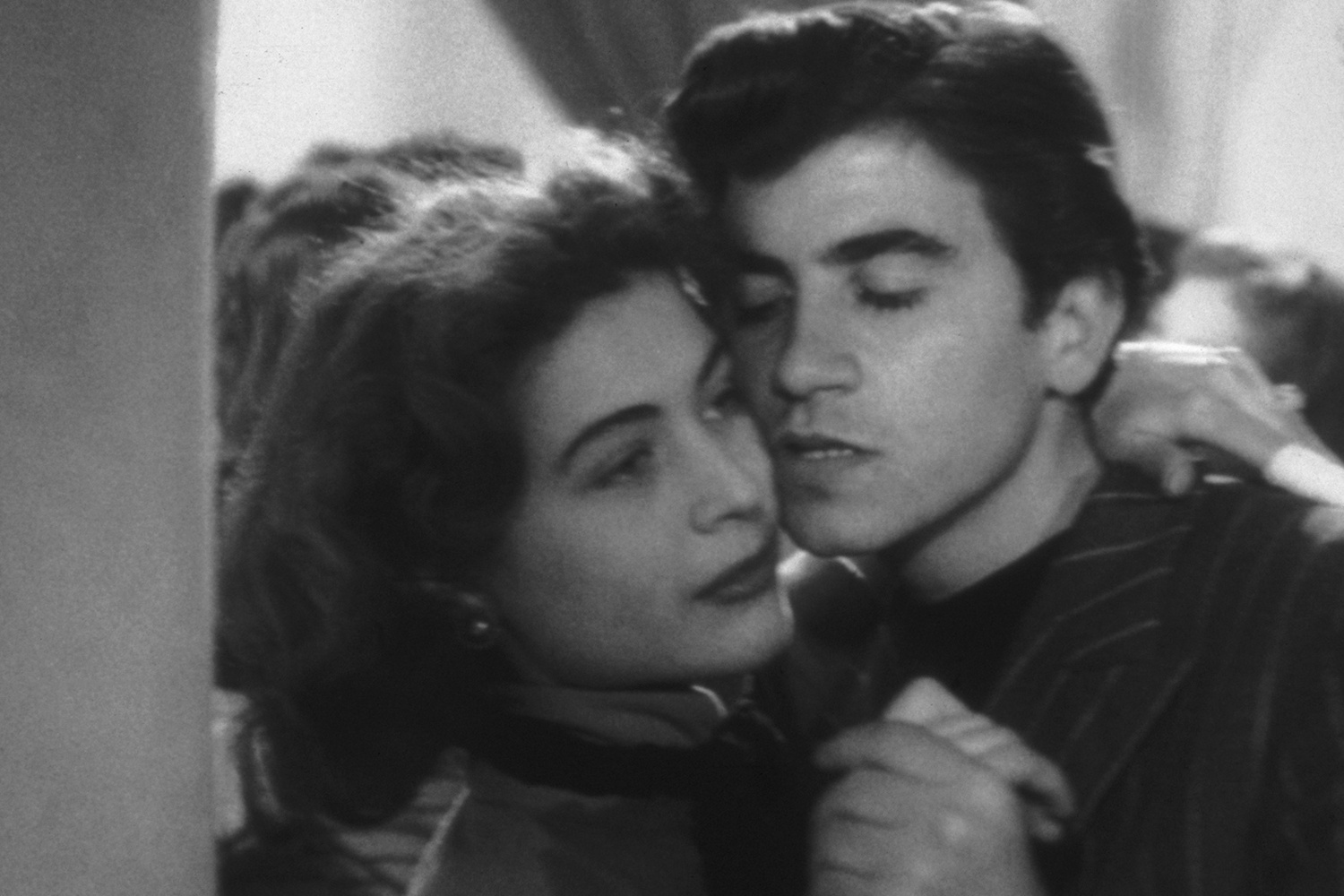“Paradiso per 3 ore,” from L’amore in citta (Love in the City). 1953. Italy. Directed by Dino Risi. Courtesy Cineteca Nazionale