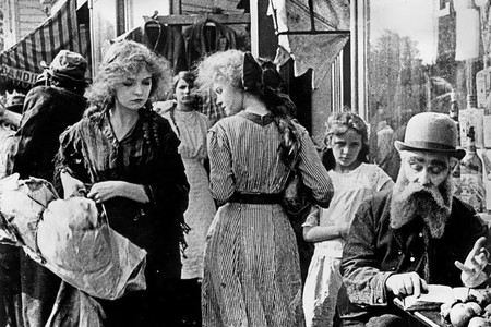 The Musketeers of Pig Alley. 1912. USA. Directed by D. W. Griffith