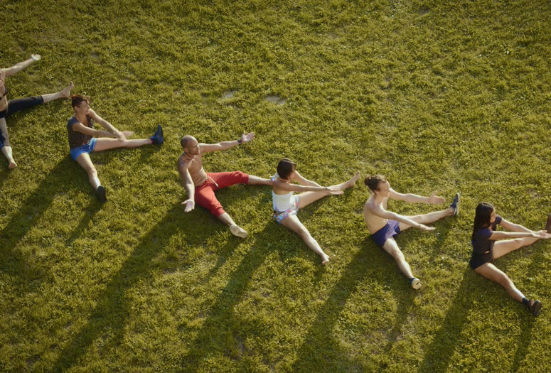 Bonheur Academie (Happiness University). 2016. Directed by Kaori Kinoshita & Alain Della Negra. Courtesy of Ecce Films