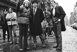 Director William Friedkin on the set of The French Connection with Gene Hackman and Roy Scheider. The French Connection. 1971. USA. Directed by William Friedkin