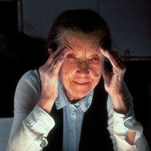 Louise Bourgeois in her studio with Pass in 1988. Photo: © Claudio Edinger/Art: © The Easton Foundation/Licensed by VAGA, NY