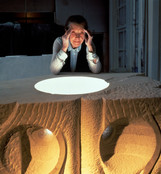 Louise Bourgeois in her studio with Pass in 1988. Photo: © Claudio Edinger/Art. © The Easton Foundation/Licensed by VAGA, NY