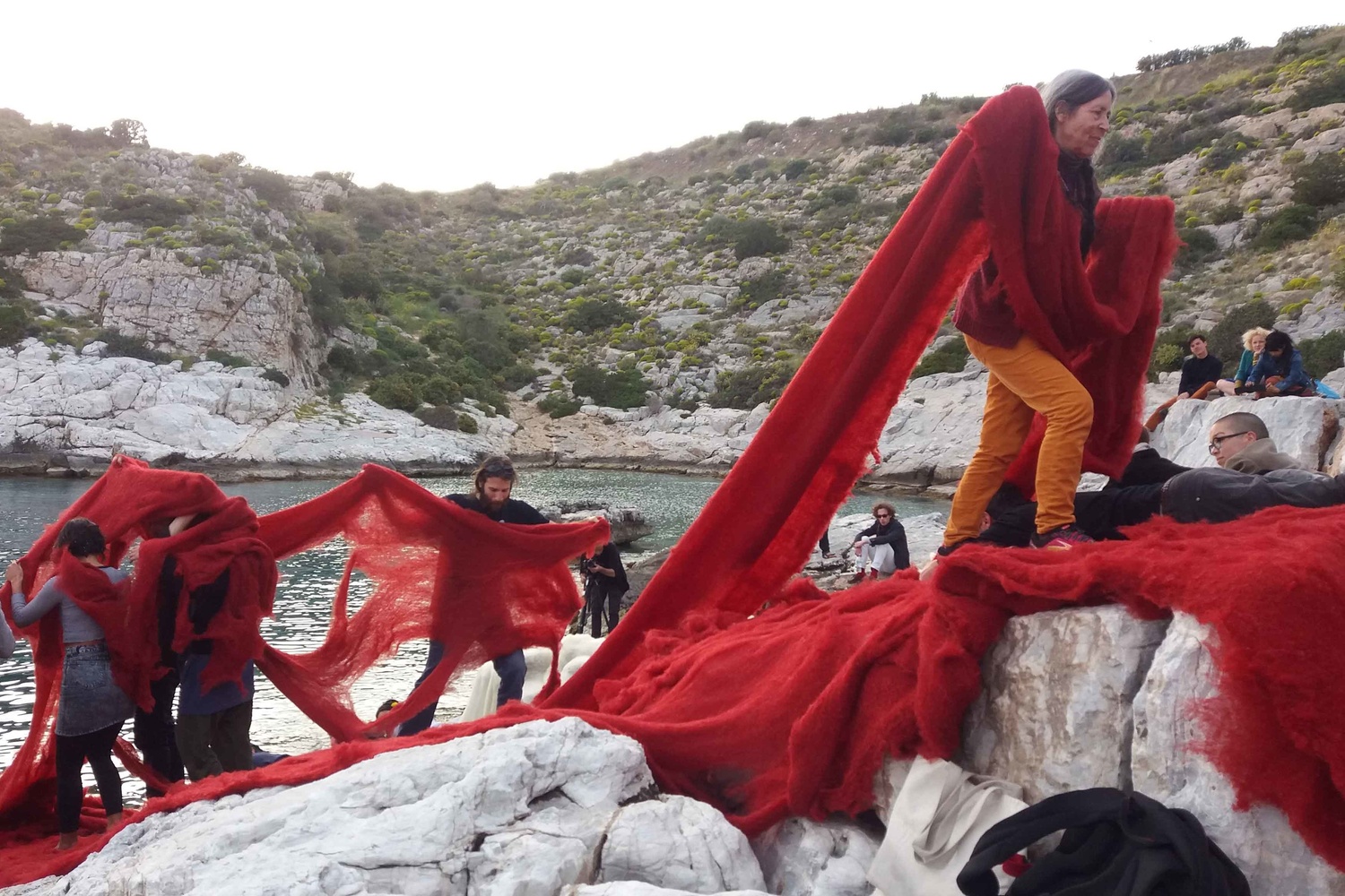 Cecilia Vicuña. Beach Ritual Performance. 2017. Performance view, near Athens, Greece, documenta 14, April 2017. Photo: Natalia Figueroa
