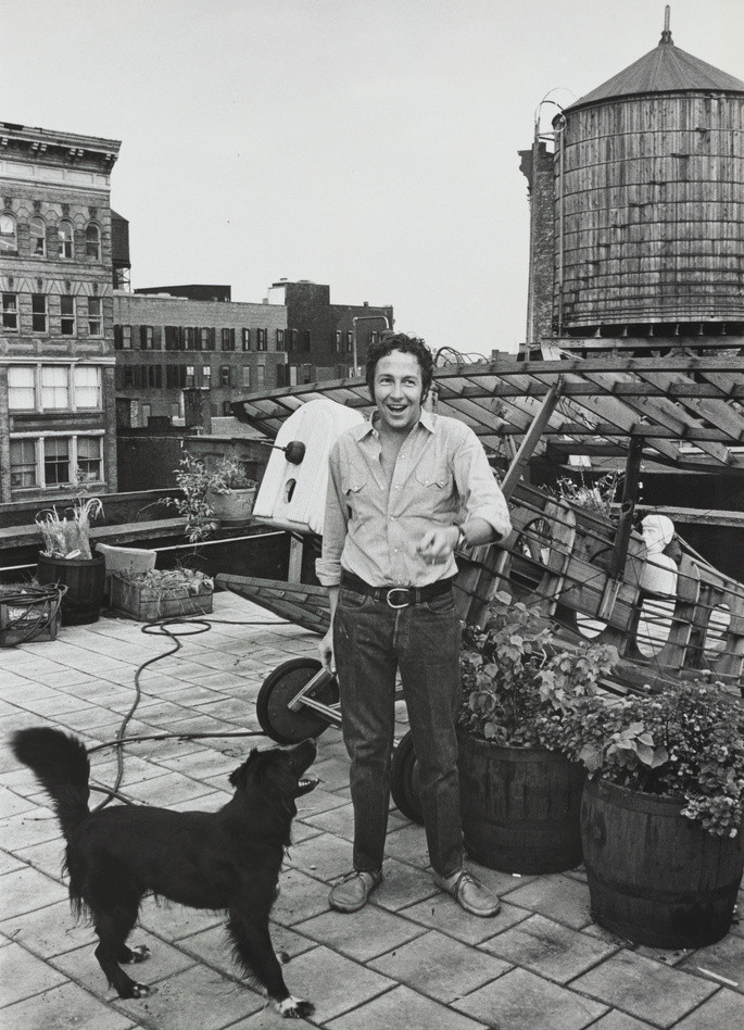 Robert Rauschenberg on the roof of his Lafayette Street studio, New York, 1968. Photo: Shunk-Kender. © J. Paul Getty Trust