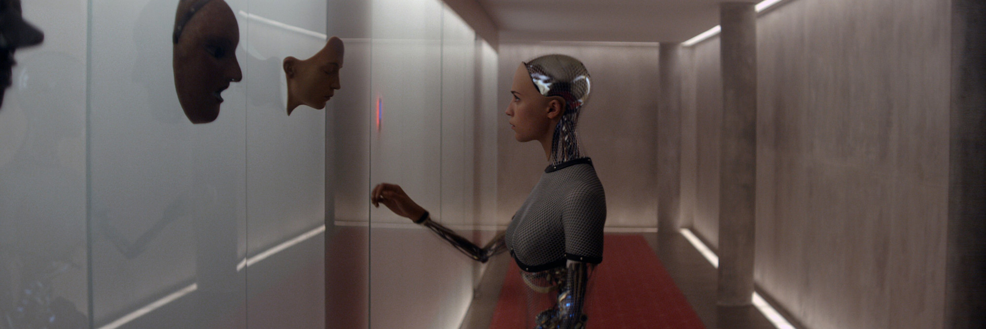 Ex Machina. 2015. Great Britain. Directed by Alex Garland. Courtesy Universal Pictures/Photofest. © Universal Pictures