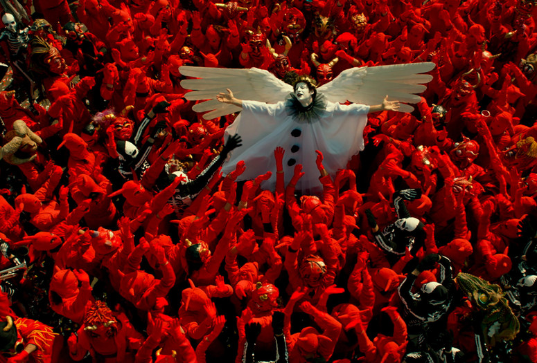 Still from Endless Poetry. Directed by Alejandro Jodorowsky. Courtesy of ABKCO Films, Inc. © 2016 Satori Films, Le Soleil Films Y Le Pacte