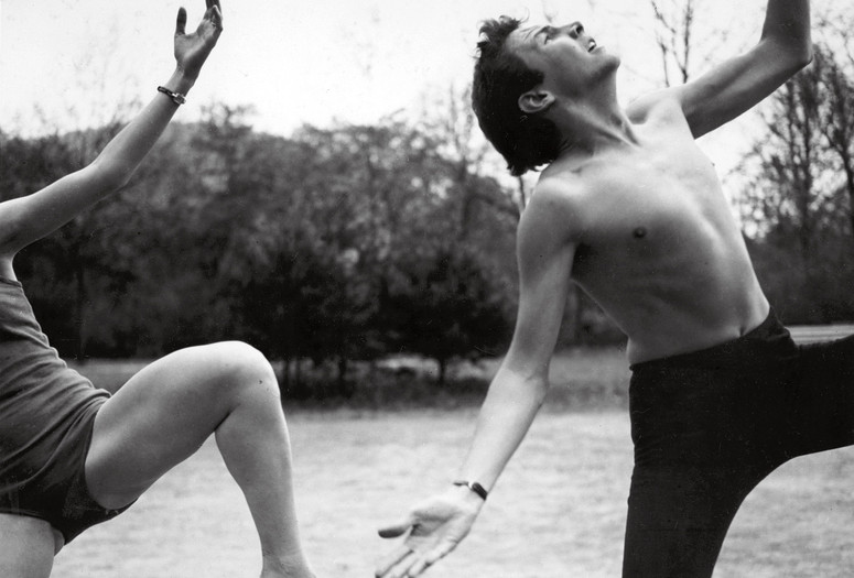Hazel Larsen Archer. Elizabeth Schmitt Jennerjahn and Robert Rauschenberg. c. 1951–52. Gelatin silver print, 6 1⁄4 × 9 1⁄4" (15.9 × 23.5 cm). Estate of Hazel Larsen Archer and the Black Mountain College Museum + Arts Center