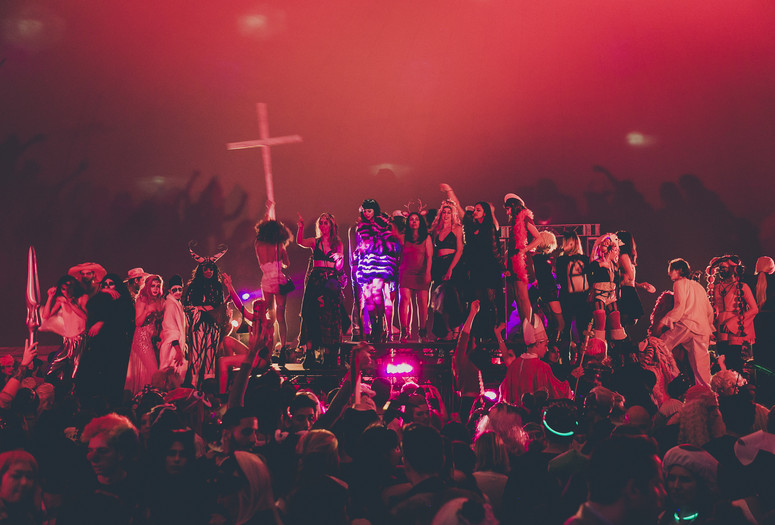 MoMA PS1 Halloween Ball with Susanne Bartsch:The Poison Big Apple on October 31, 2015. Presented at MoMA PS1 as part of VW Sunday Sessions 2015-2016. Photograph: Charles Roussel.