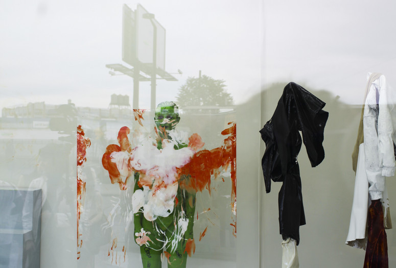 Donna Huanca, <em>SADE ROOM (famously reclusive)</em>, 2014, at MoMA PS1 as a part of VW Sunday Sessions. © 2014 MoMA PS1, New York.