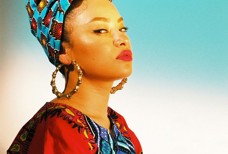 Dashiki, door-knocker earrings, and Dutch wax interpreted for Items: Is Fashion Modern? by Monika Mogi. © 2017 Monika Mogi