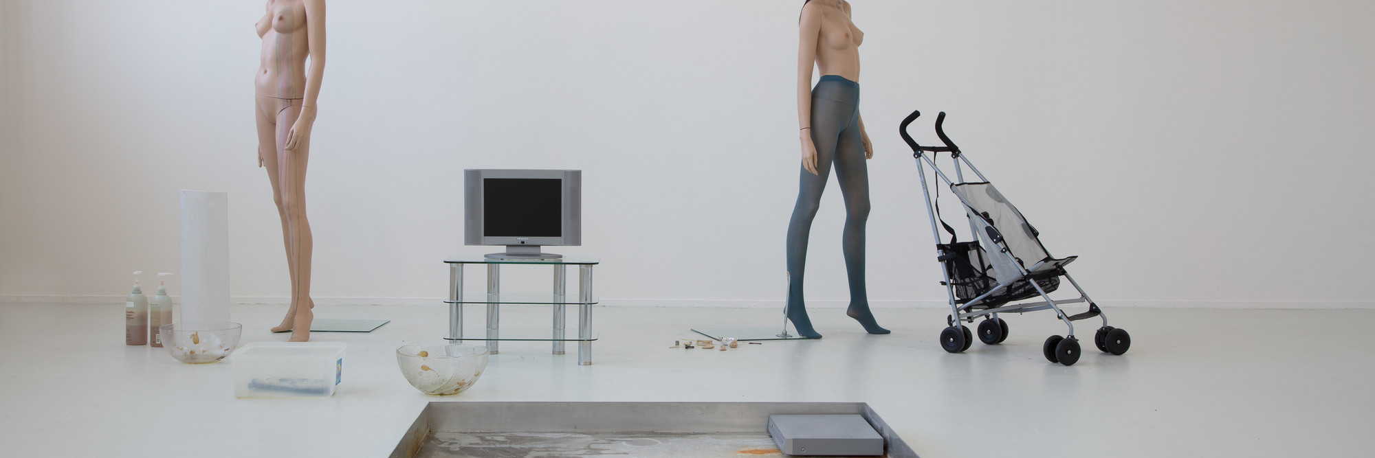 Installation view of Cathy Wilkes, on view at MoMA PS1 from October 22, 2017 to March 11, 2018. Image courtesy of MoMA PS1. Photo by Pablo Enriquez.