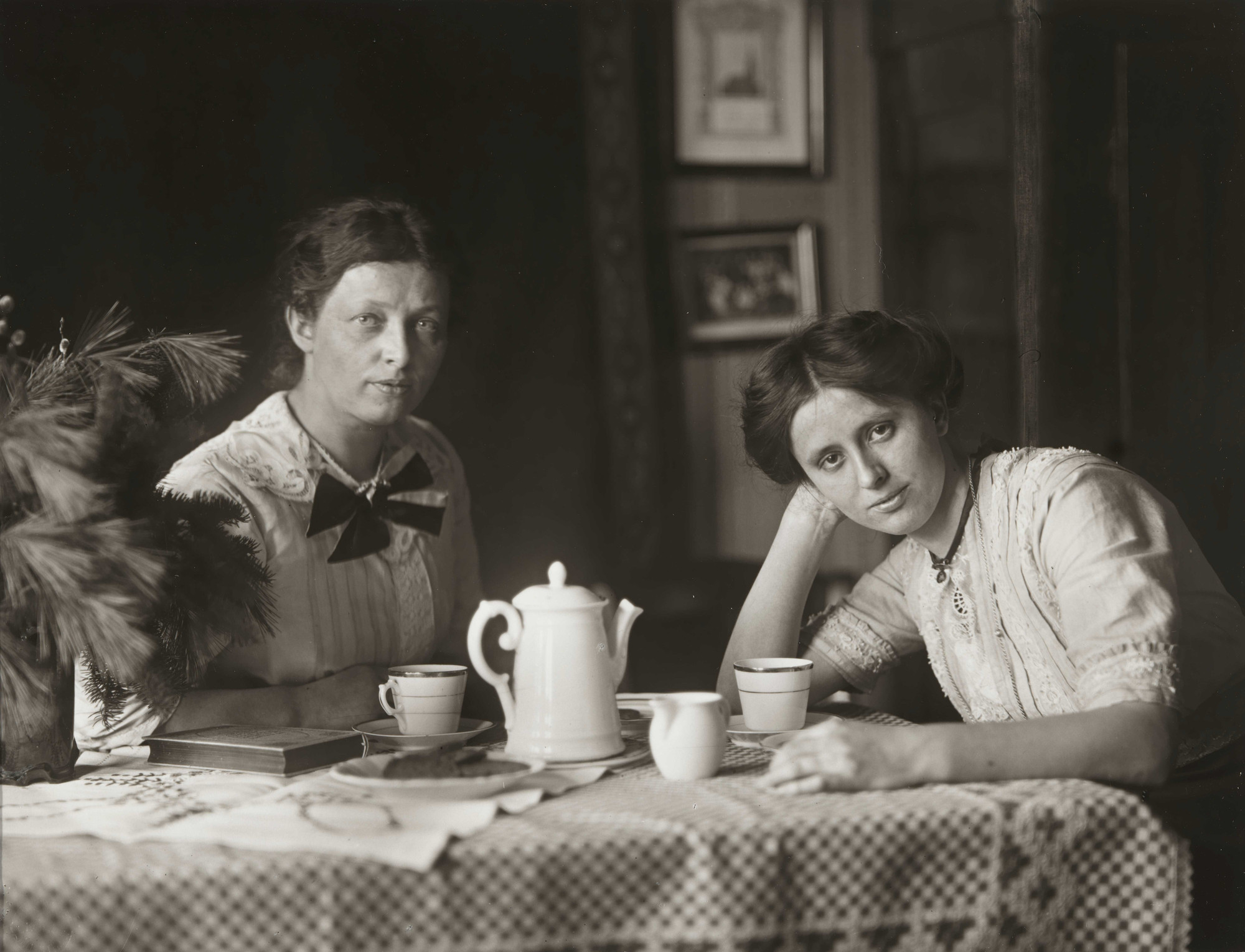 August Sander. Small-Town Women. c. 1913. Gelatin silver print. Acquired through the generosity of the family of August Sander. © 2017 Die Photographische Sammlung/SK Stiftung Kultur — August Sander Archiv, Cologne/ARS, NY