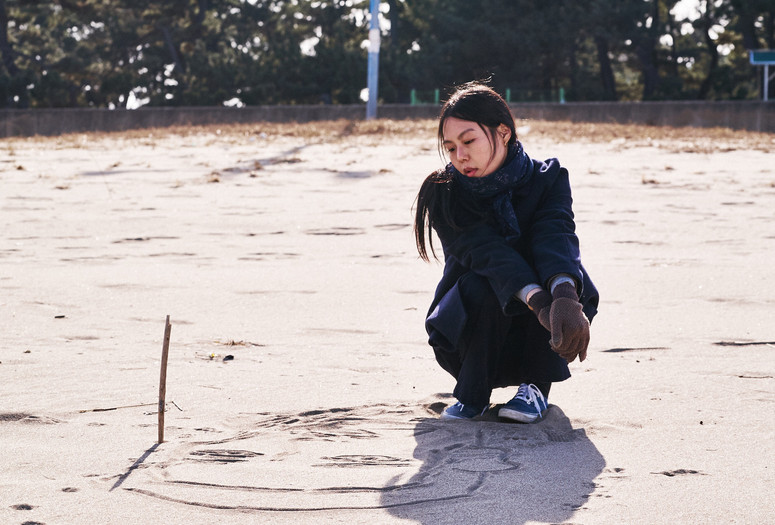On the Beach at Night Alone. 2017. South Korea. Directed by Hong Sang-soo. Courtesy of Cinema Guild