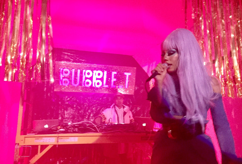 Bichon performing live at BUBBLE_T. December 8, 2017 at Secret Project Robot. Photo by Paul Tran.