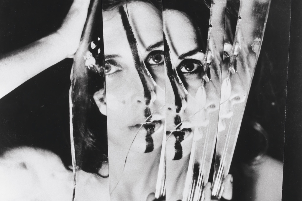 Image: Carolee Schneemann. Eye Body: 36 Transformative Actions for Camera. 1963/2005. The Museum of Modern Art, New York. Gift of the artist. © 2017 Carolee Schneemann. Courtesy the artist, P.P.O.W, and Galerie Lelong, New York. Photo: Erró