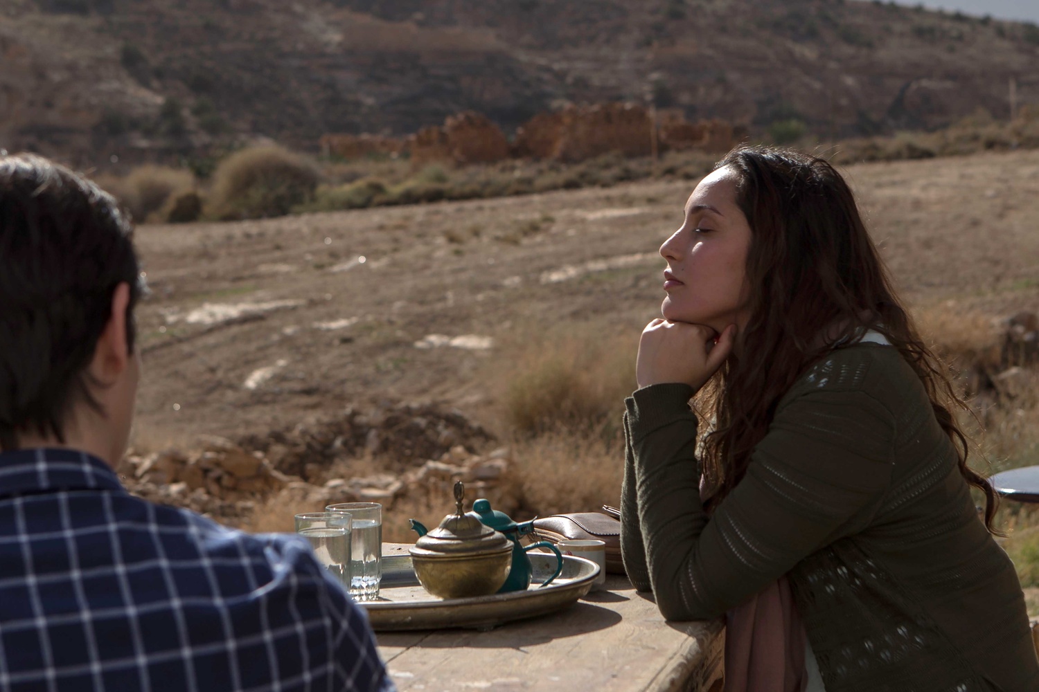 Until the Birds Return (En attendant les hirondelles). 2017. Algeria/France/Germany. Directed by Karim Moussaoui. Courtesy of MK2 Films