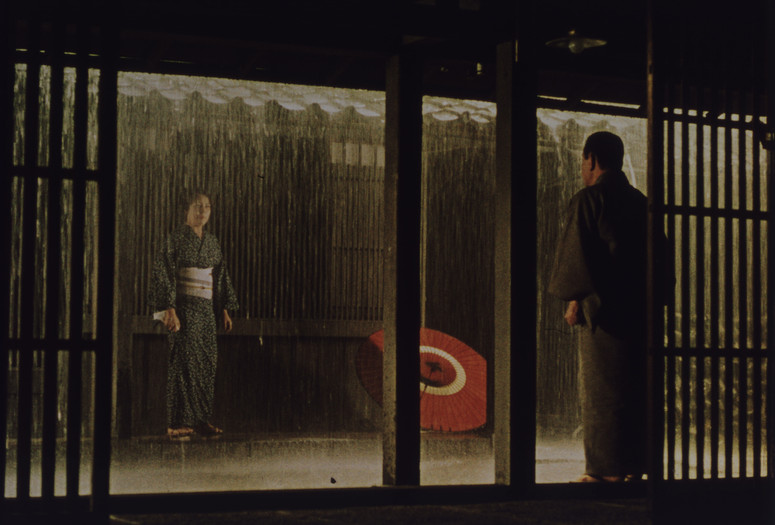 Ukikusa (Floating Weeds). 1959. Japan. Directed by Yasujirô Ozu. With Ganjirô Nakamura, Machiko Kyô. Courtesy of Kadokawa Pictures