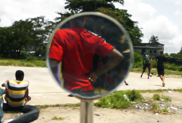 Karimah Ashadu. Apapa Amusement Park. 2013. Video (color, sound), 2:38 min. Courtesy the artist